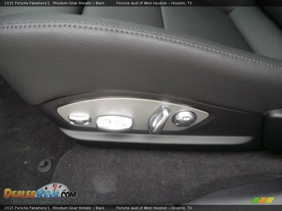 Controls of 2015 Porsche Panamera S Photo #13