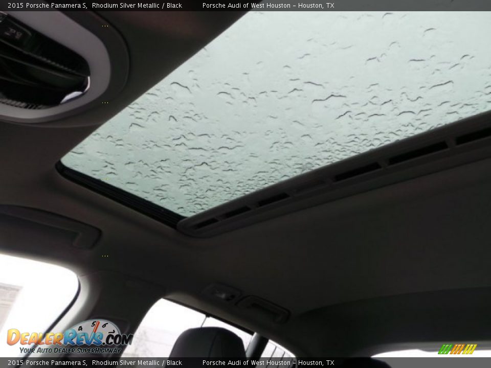 Sunroof of 2015 Porsche Panamera S Photo #17