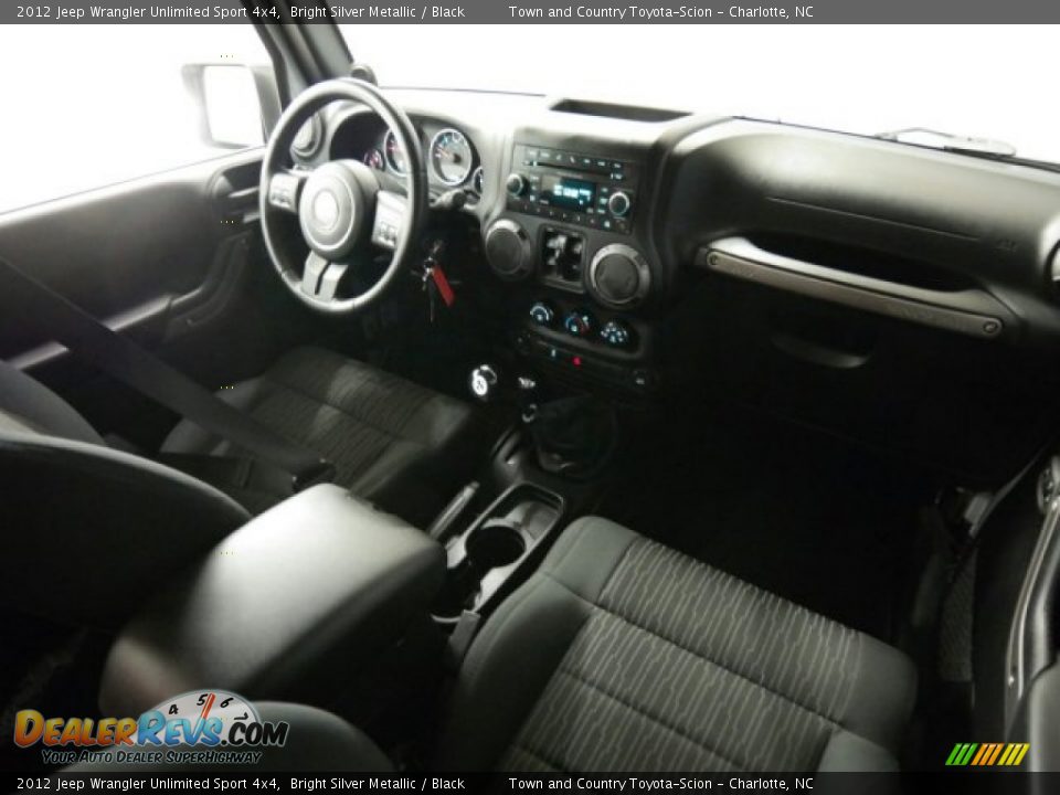 2012 Jeep Wrangler Unlimited Sport 4x4 Bright Silver Metallic / Black Photo #14