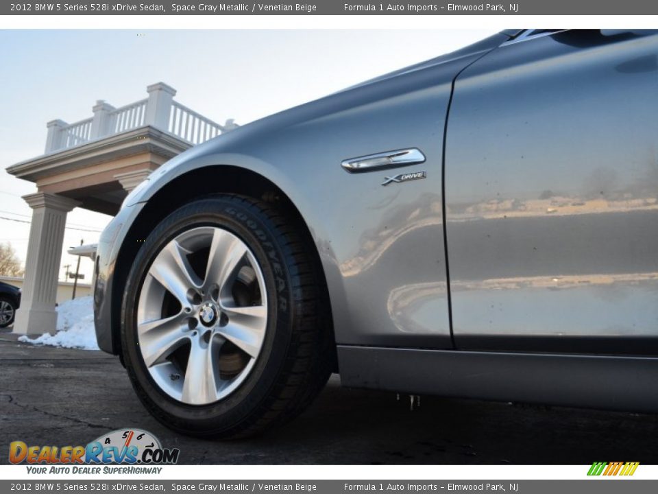 2012 BMW 5 Series 528i xDrive Sedan Space Gray Metallic / Venetian Beige Photo #25