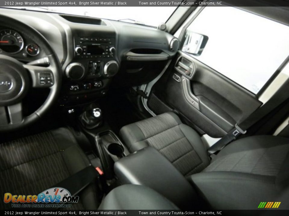 2012 Jeep Wrangler Unlimited Sport 4x4 Bright Silver Metallic / Black Photo #18