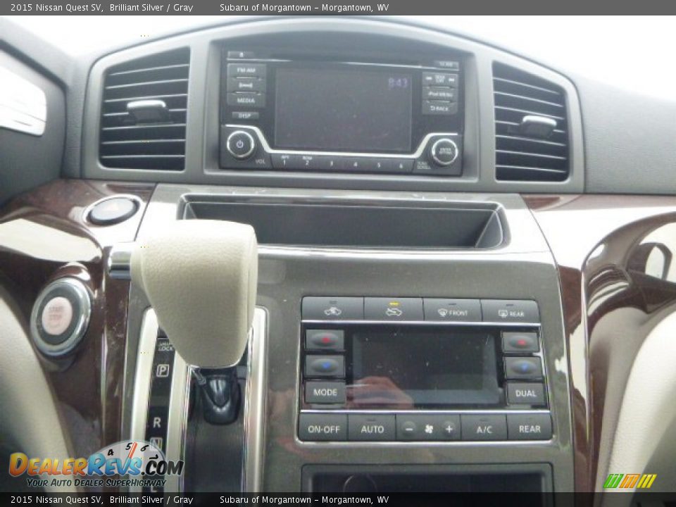 Controls of 2015 Nissan Quest SV Photo #19