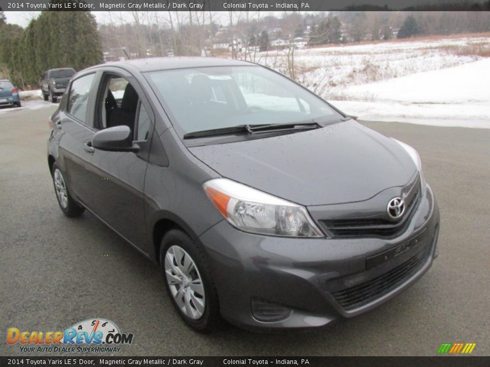 Front 3/4 View of 2014 Toyota Yaris LE 5 Door Photo #8