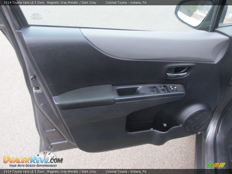 2014 Toyota Yaris LE 5 Door Magnetic Gray Metallic / Dark Gray Photo #12