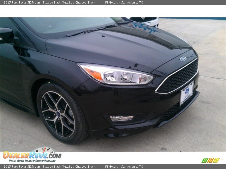 2015 Ford Focus SE Sedan Tuxedo Black Metallic / Charcoal Black Photo #2
