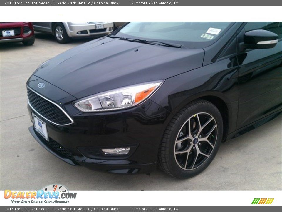 2015 Ford Focus SE Sedan Tuxedo Black Metallic / Charcoal Black Photo #6