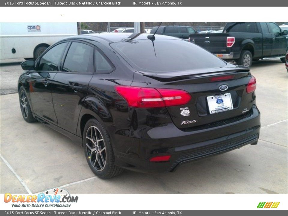 2015 Ford Focus SE Sedan Tuxedo Black Metallic / Charcoal Black Photo #7