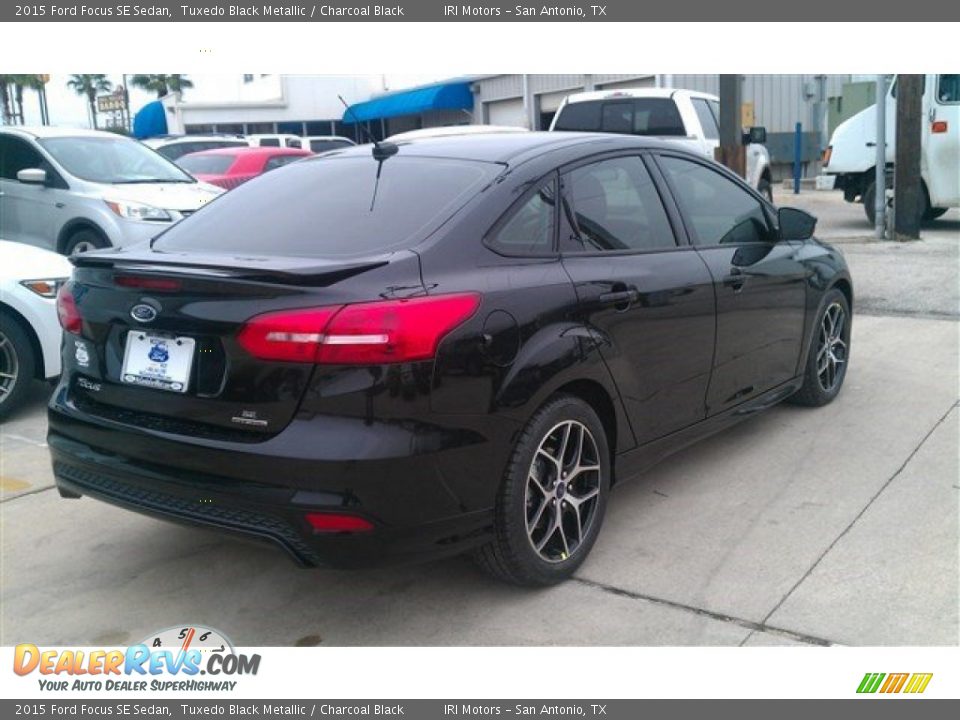2015 Ford Focus SE Sedan Tuxedo Black Metallic / Charcoal Black Photo #9