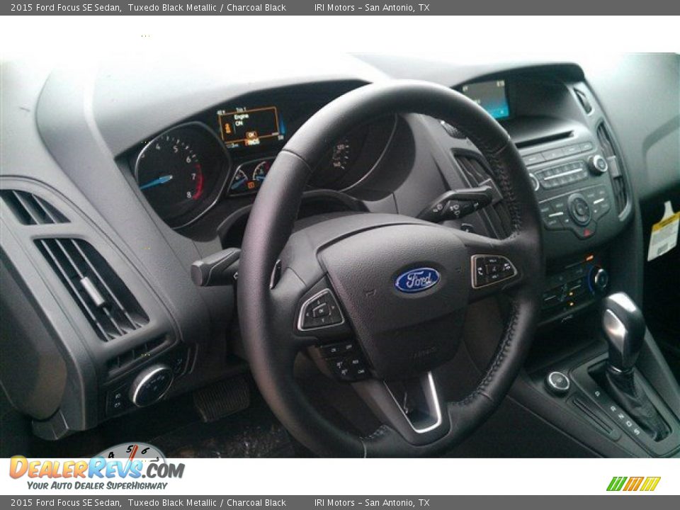 2015 Ford Focus SE Sedan Tuxedo Black Metallic / Charcoal Black Photo #23