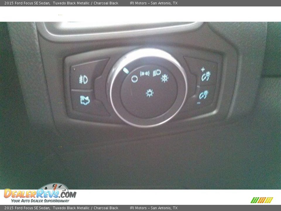 2015 Ford Focus SE Sedan Tuxedo Black Metallic / Charcoal Black Photo #26