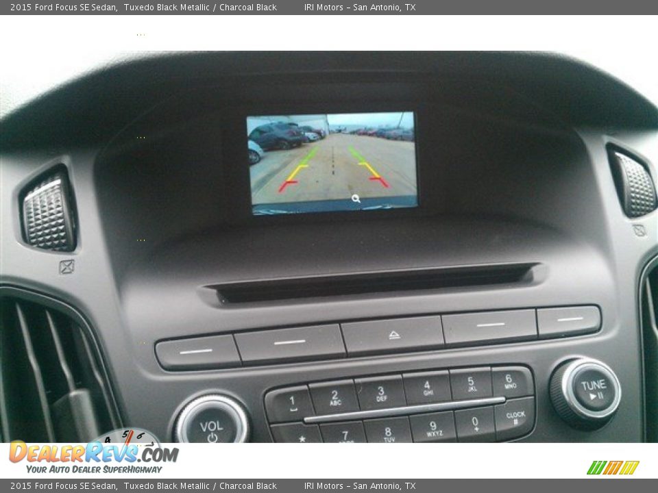 2015 Ford Focus SE Sedan Tuxedo Black Metallic / Charcoal Black Photo #31