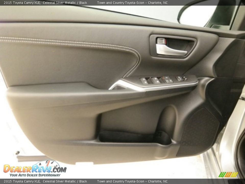 2015 Toyota Camry XLE Celestial Silver Metallic / Black Photo #26