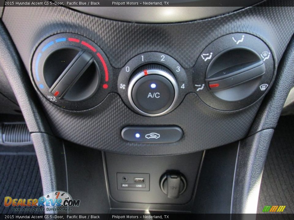Controls of 2015 Hyundai Accent GS 5-Door Photo #27