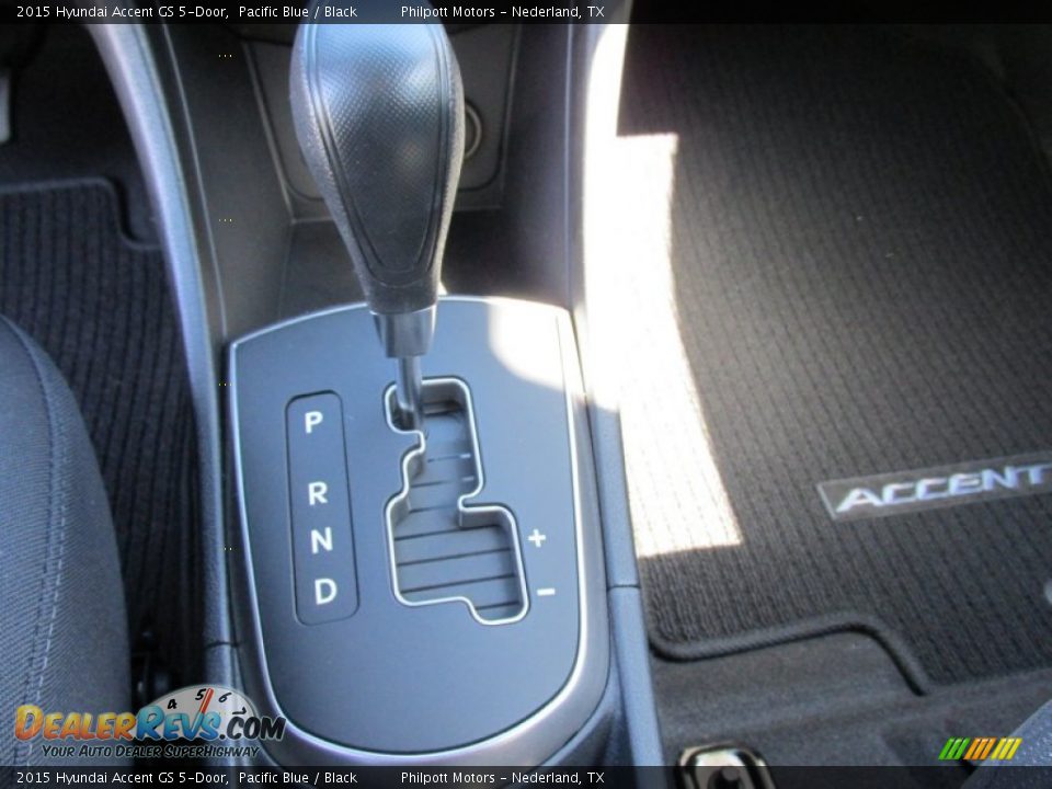 2015 Hyundai Accent GS 5-Door Shifter Photo #28