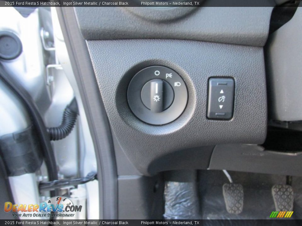 2015 Ford Fiesta S Hatchback Ingot Silver Metallic / Charcoal Black Photo #30