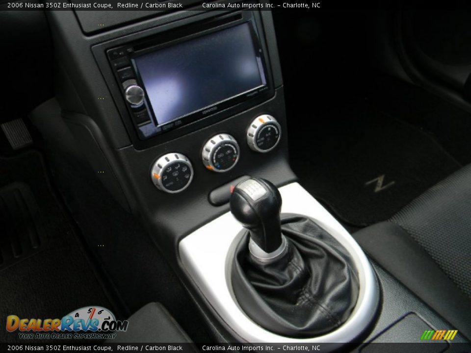 2006 Nissan 350Z Enthusiast Coupe Redline / Carbon Black Photo #16
