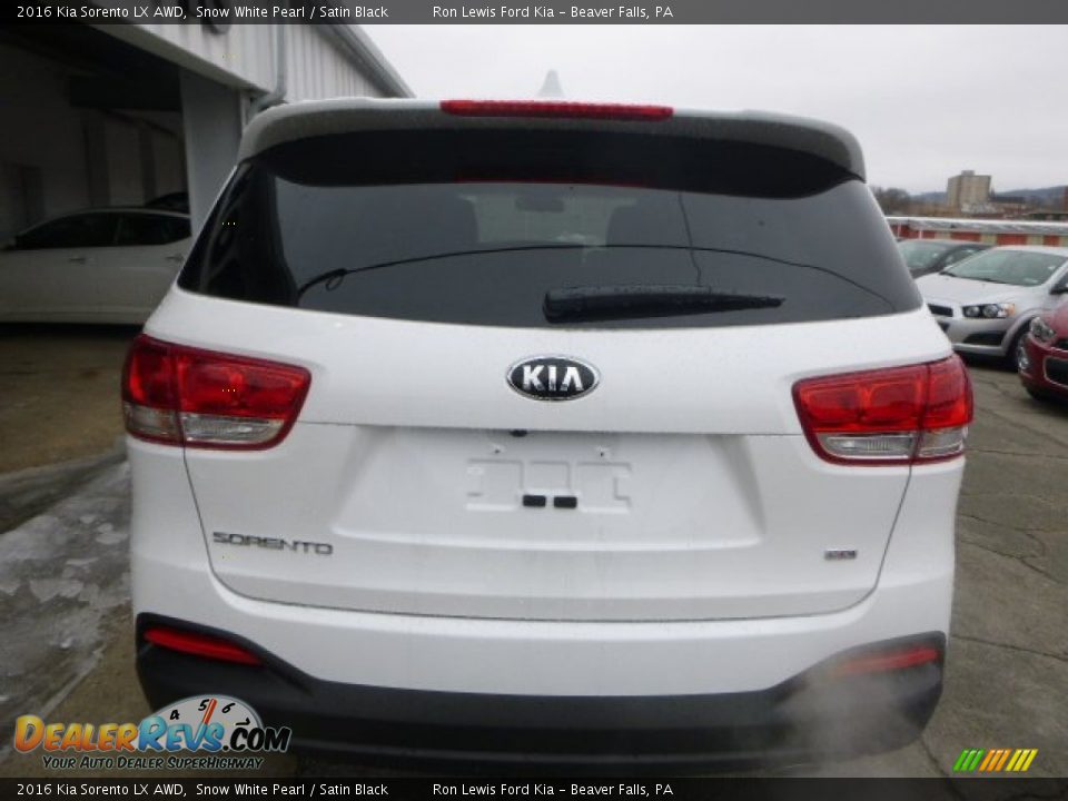 2016 Kia Sorento LX AWD Snow White Pearl / Satin Black Photo #7