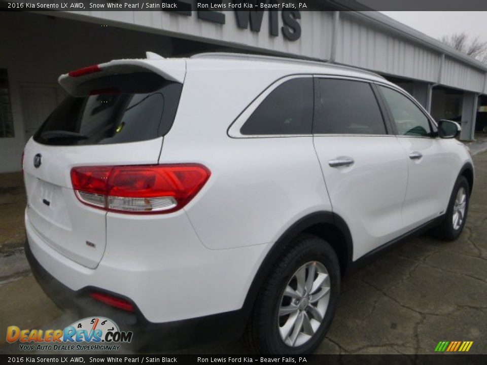 2016 Kia Sorento LX AWD Snow White Pearl / Satin Black Photo #8