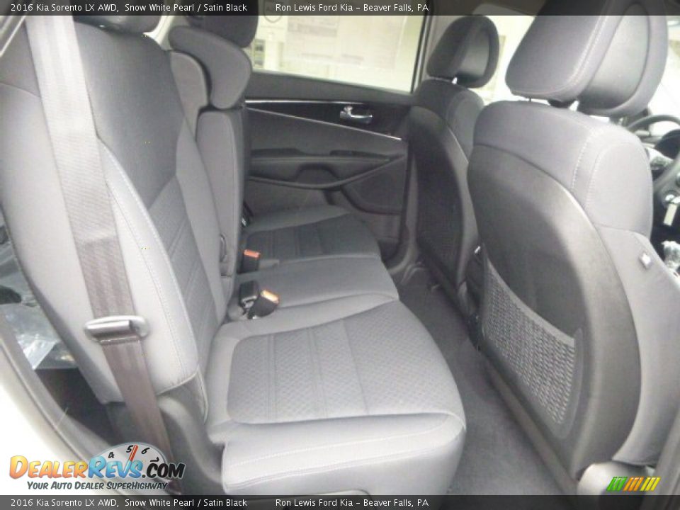 Rear Seat of 2016 Kia Sorento LX AWD Photo #12