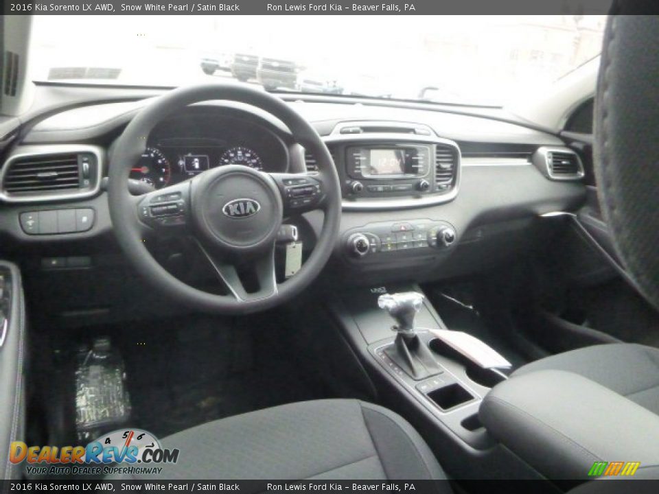 Satin Black Interior - 2016 Kia Sorento LX AWD Photo #14