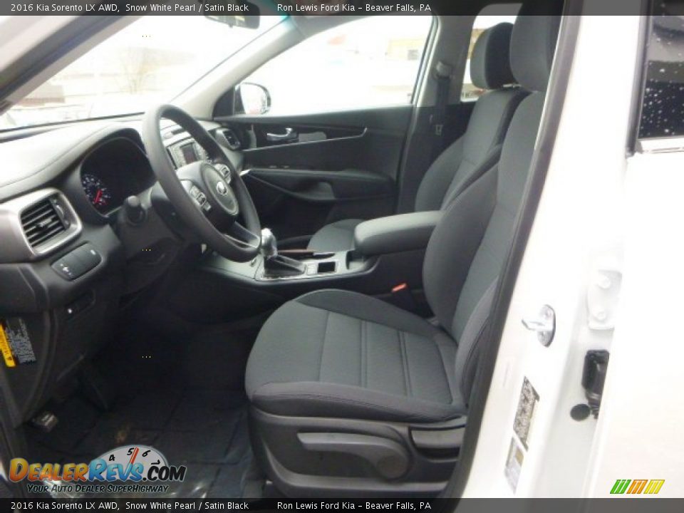 Front Seat of 2016 Kia Sorento LX AWD Photo #16
