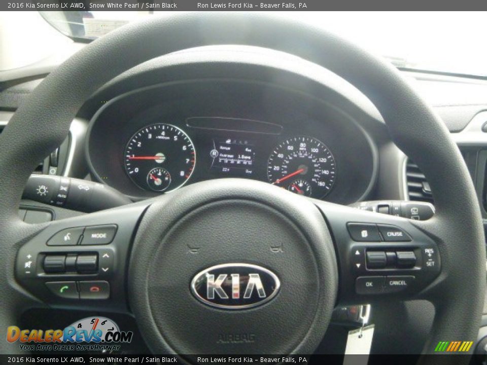 Controls of 2016 Kia Sorento LX AWD Photo #19