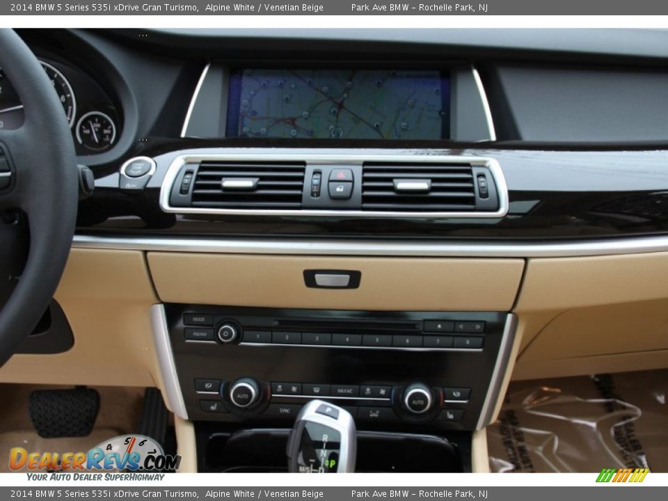 2014 BMW 5 Series 535i xDrive Gran Turismo Alpine White / Venetian Beige Photo #16