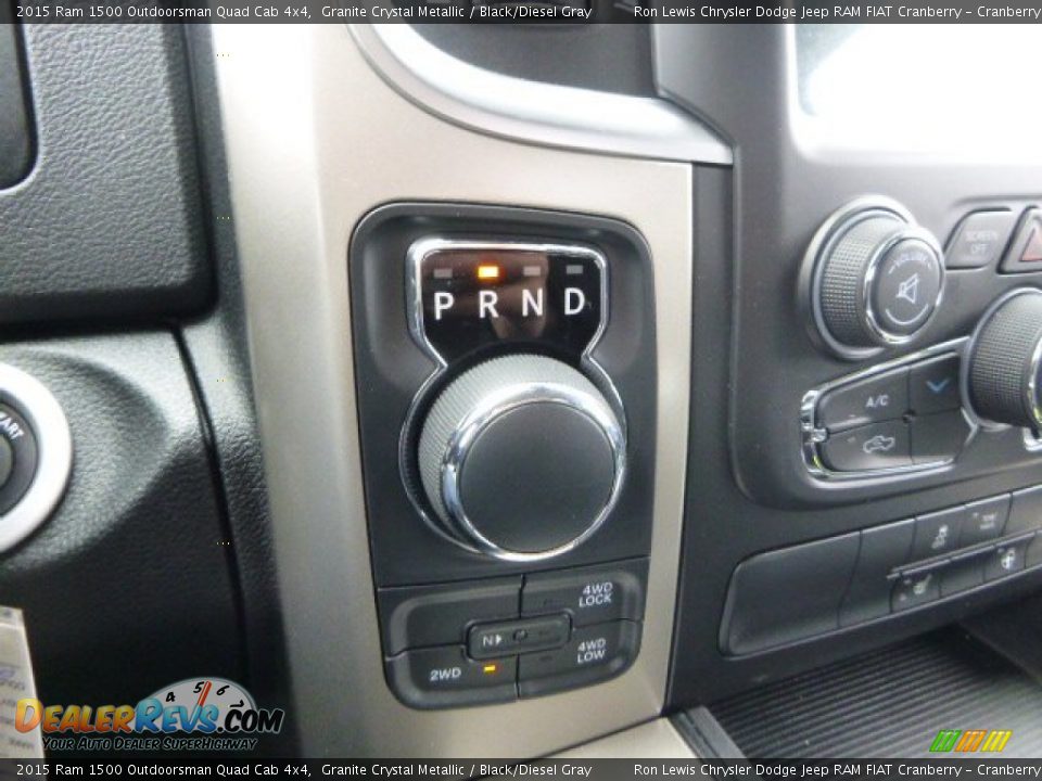 2015 Ram 1500 Outdoorsman Quad Cab 4x4 Shifter Photo #19