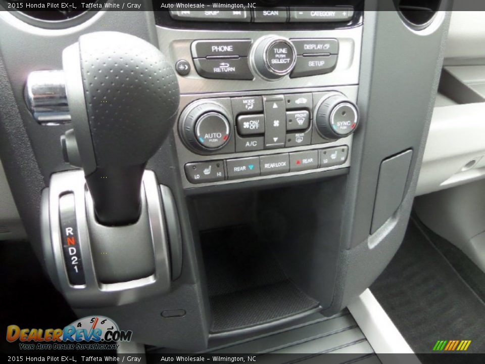 2015 Honda Pilot EX-L Taffeta White / Gray Photo #18