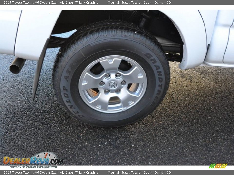 2015 Toyota Tacoma V6 Double Cab 4x4 Super White / Graphite Photo #9