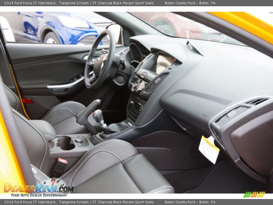 Dashboard of 2014 Ford Focus ST Hatchback Photo #15