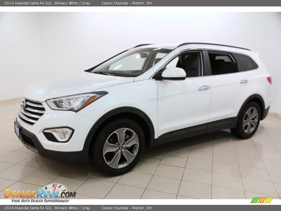 Front 3/4 View of 2014 Hyundai Santa Fe GLS Photo #3