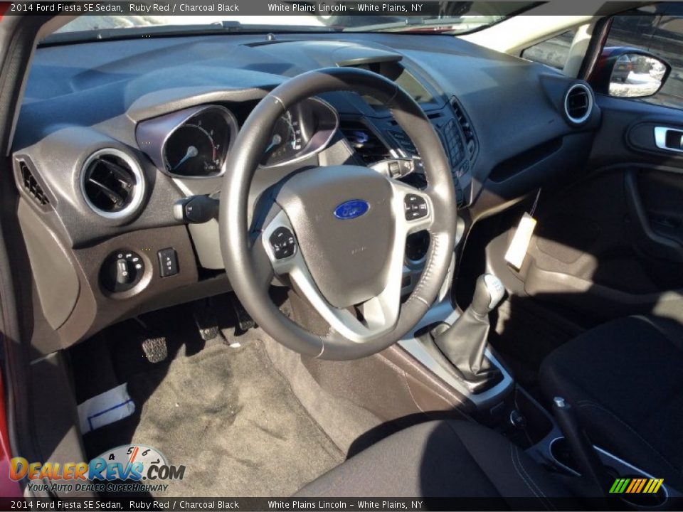 2014 Ford Fiesta SE Sedan Ruby Red / Charcoal Black Photo #9