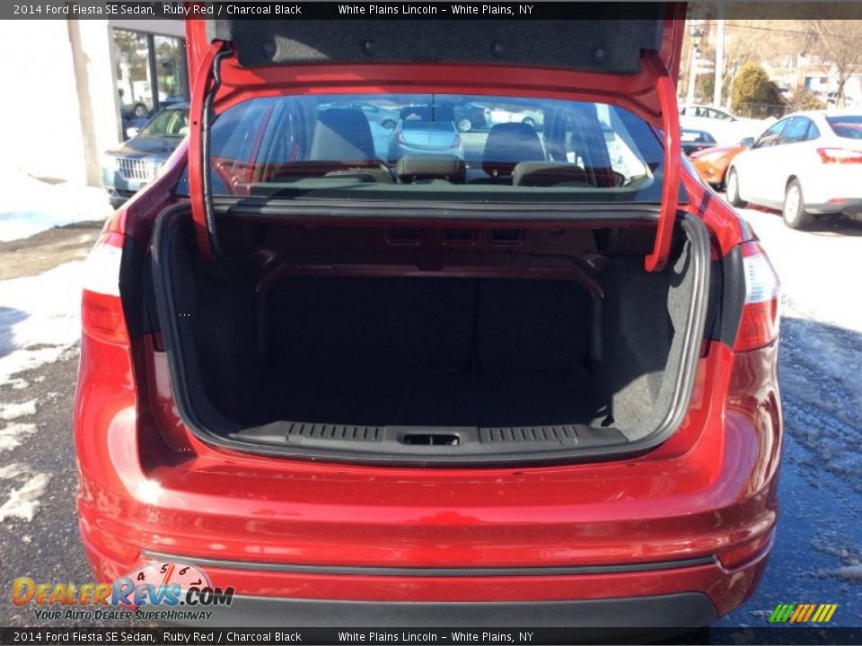 2014 Ford Fiesta SE Sedan Ruby Red / Charcoal Black Photo #21