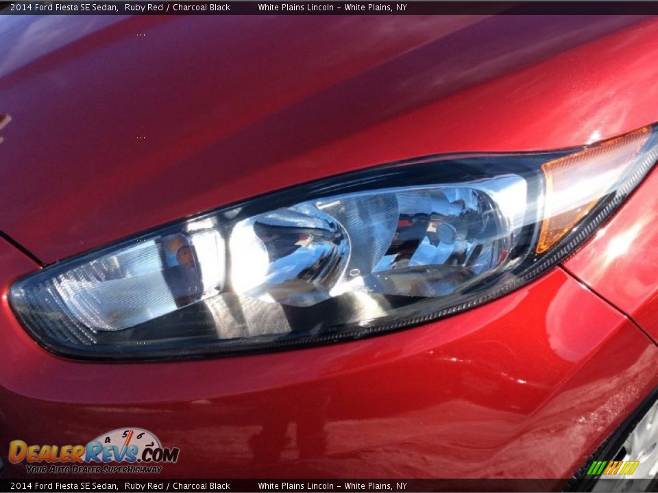2014 Ford Fiesta SE Sedan Ruby Red / Charcoal Black Photo #29