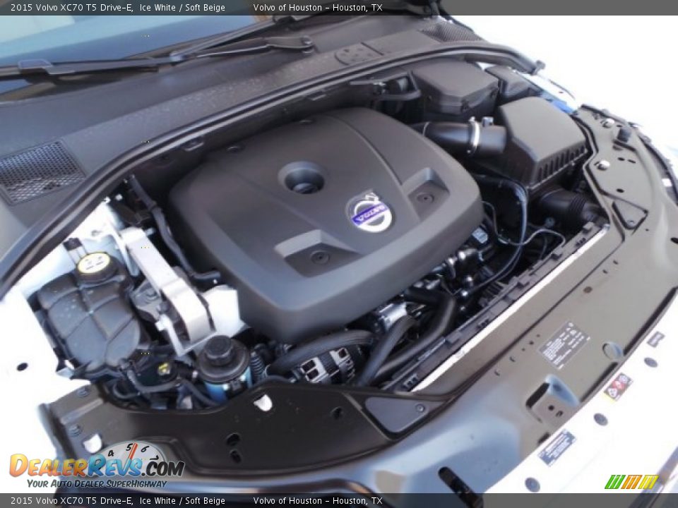2015 Volvo XC70 T5 Drive-E 2.0 Liter DI Turbocharged DOHC 16-Valve VVT Drive-E 4 Cylinder Engine Photo #28