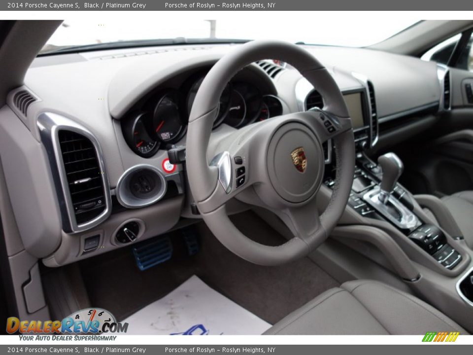 Dashboard of 2014 Porsche Cayenne S Photo #21