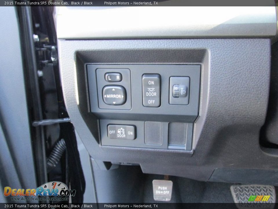 2015 Toyota Tundra SR5 Double Cab Black / Black Photo #31