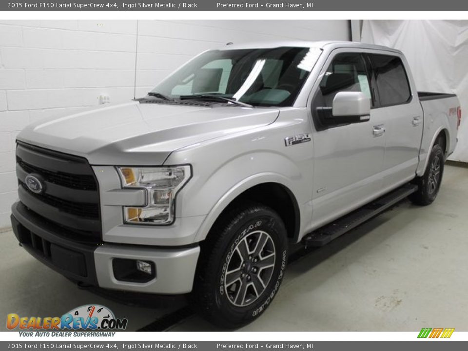 Front 3/4 View of 2015 Ford F150 Lariat SuperCrew 4x4 Photo #3