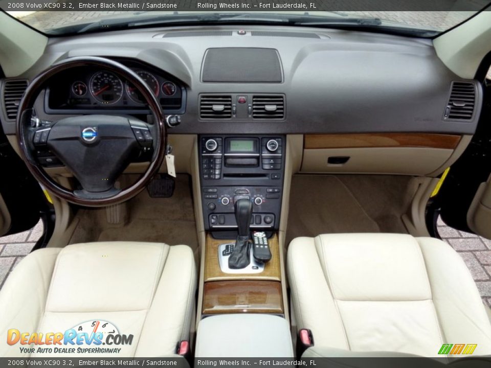 Dashboard of 2008 Volvo XC90 3.2 Photo #6