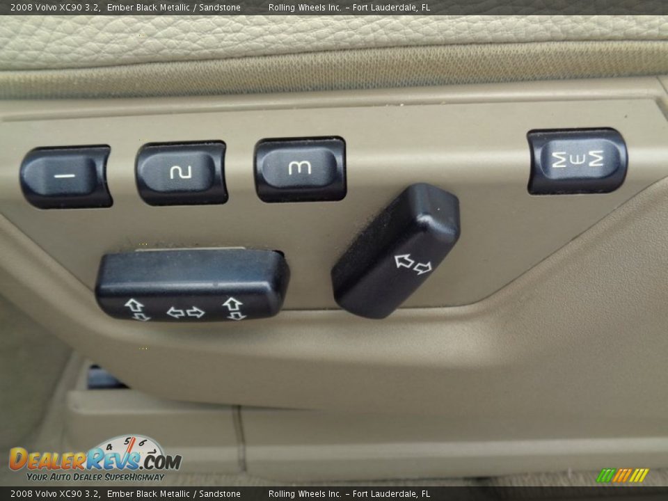 Controls of 2008 Volvo XC90 3.2 Photo #33