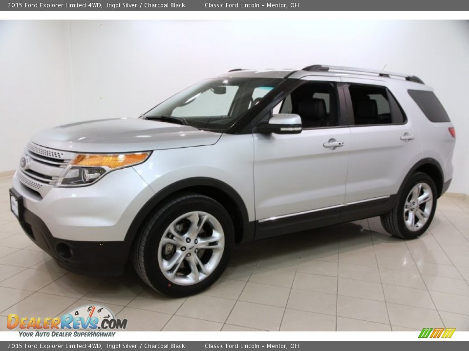 Front 3/4 View of 2015 Ford Explorer Limited 4WD Photo #3