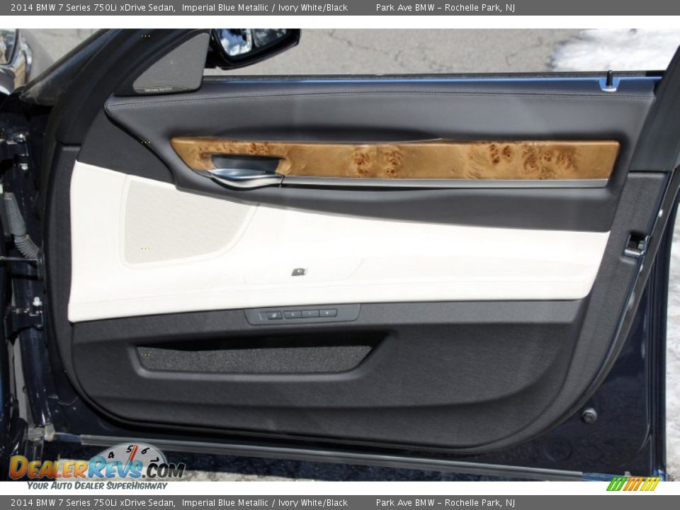 Door Panel of 2014 BMW 7 Series 750Li xDrive Sedan Photo #29