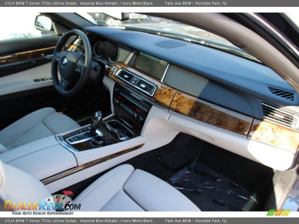 Dashboard of 2014 BMW 7 Series 750Li xDrive Sedan Photo #30