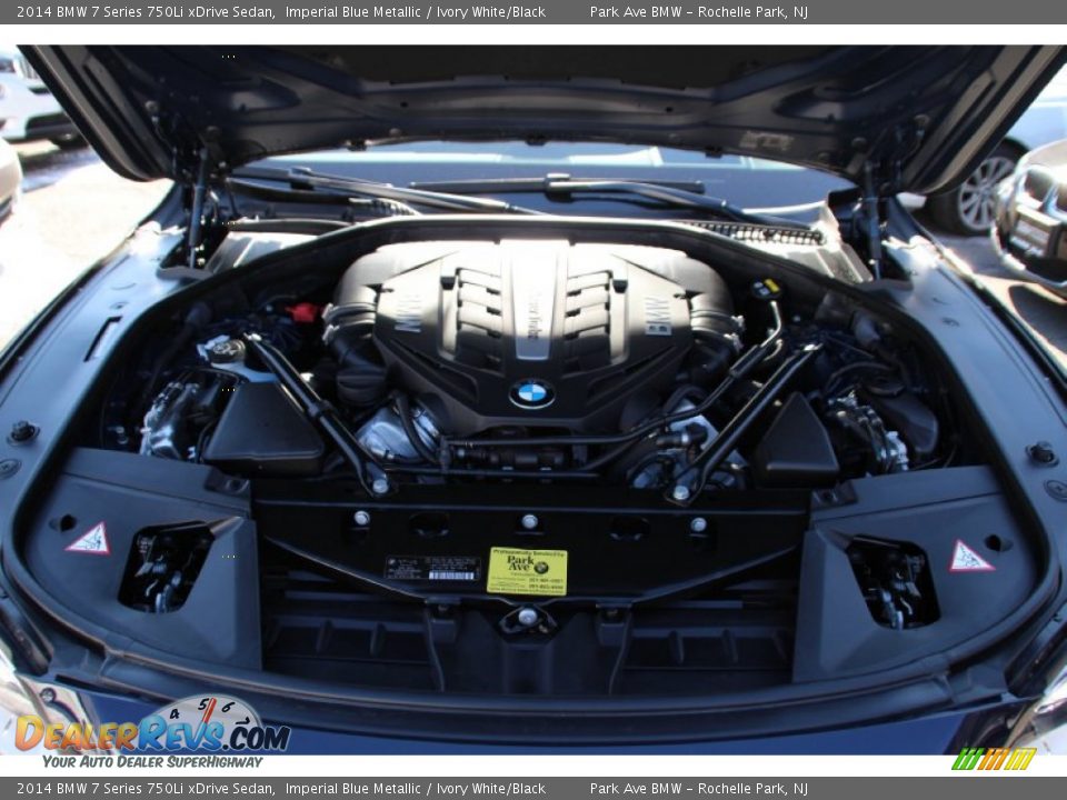2014 BMW 7 Series 750Li xDrive Sedan 4.4 Liter DI TwinPower Turbocharged DOHC 32-Valve VVT V8 Engine Photo #33
