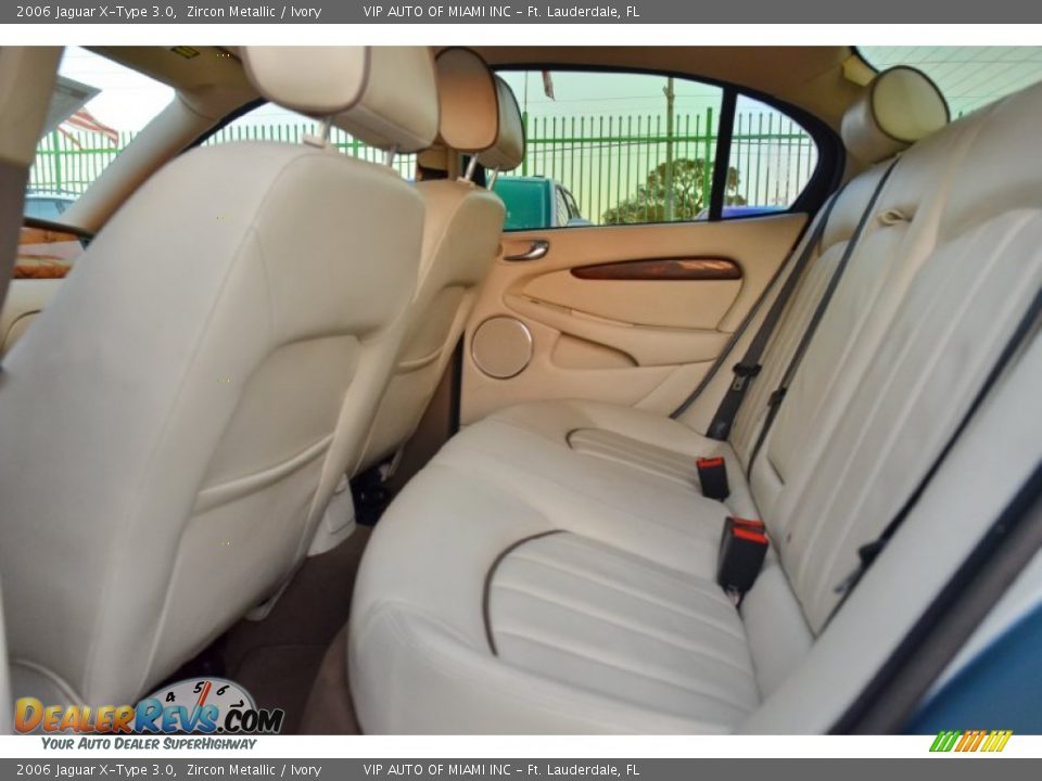 2006 Jaguar X-Type 3.0 Zircon Metallic / Ivory Photo #19