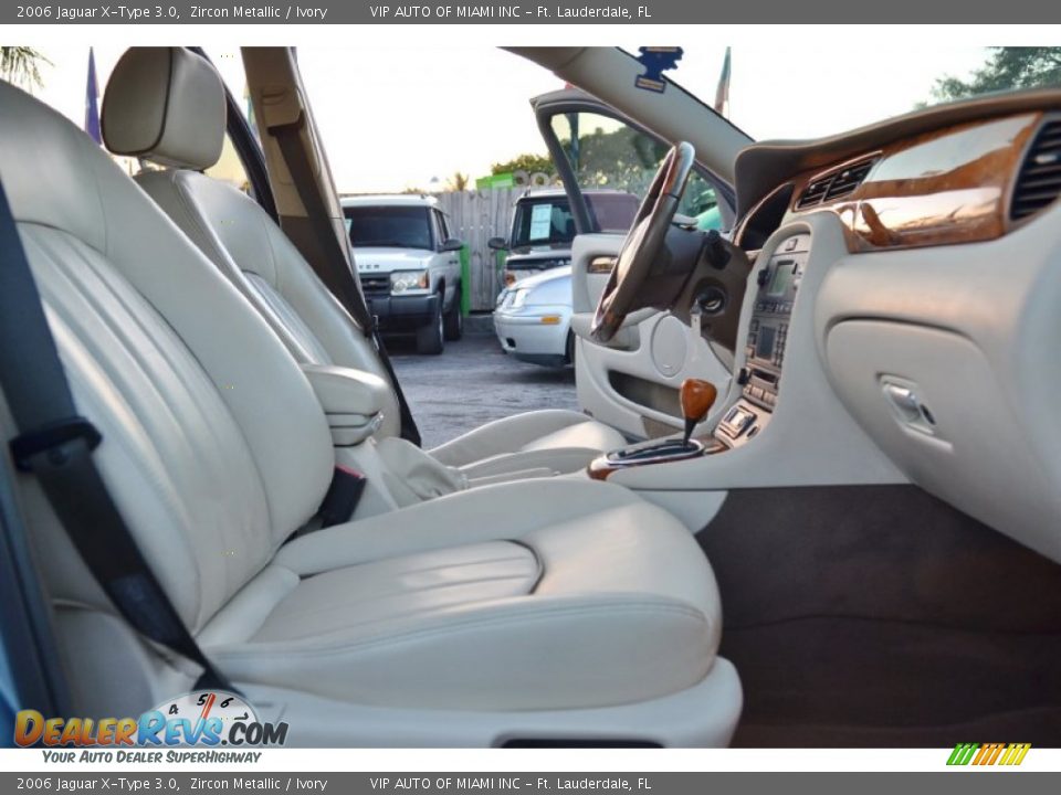 2006 Jaguar X-Type 3.0 Zircon Metallic / Ivory Photo #24