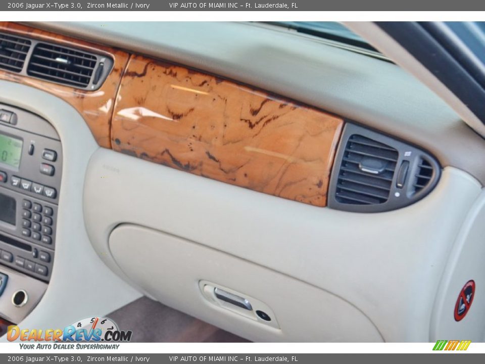 2006 Jaguar X-Type 3.0 Zircon Metallic / Ivory Photo #29
