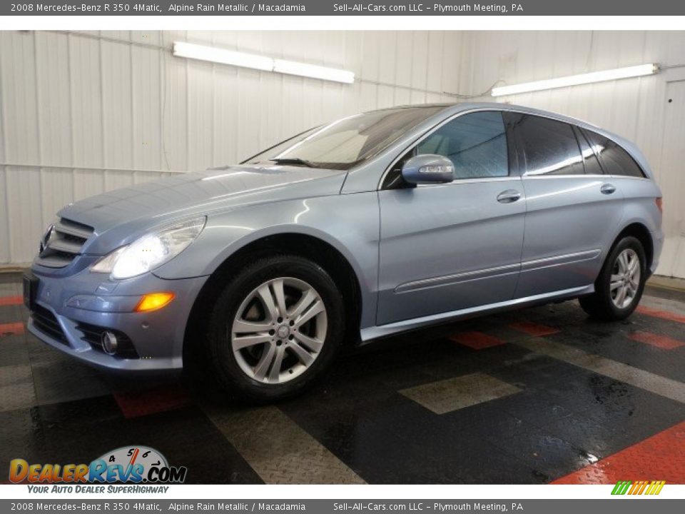 Front 3/4 View of 2008 Mercedes-Benz R 350 4Matic Photo #2