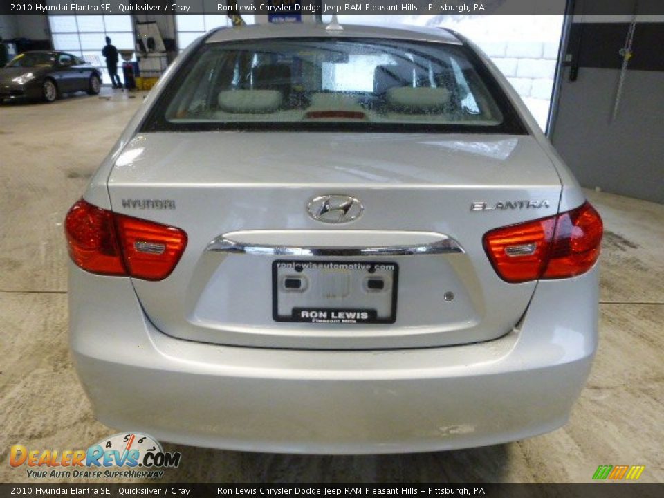 2010 Hyundai Elantra SE Quicksilver / Gray Photo #4